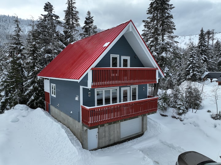 Ski, snowboard, relax private hottub and fireplace Cabins for Rent in