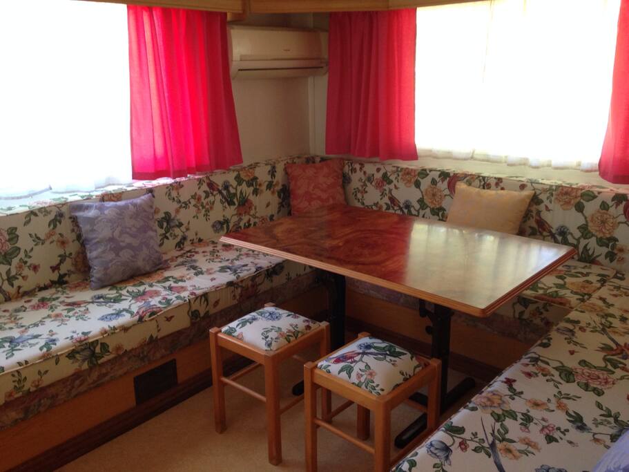 Nueva tapiceria en el comedor!!