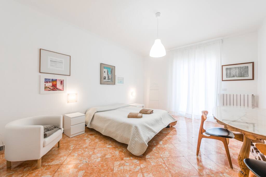 The first bedroom 1)