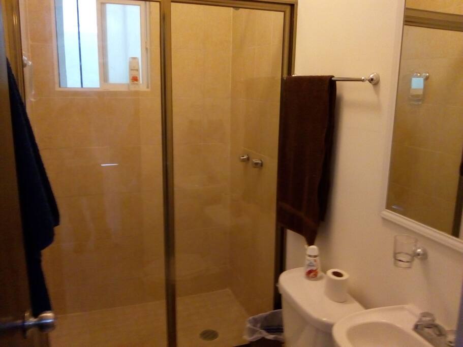 Baño principal completo