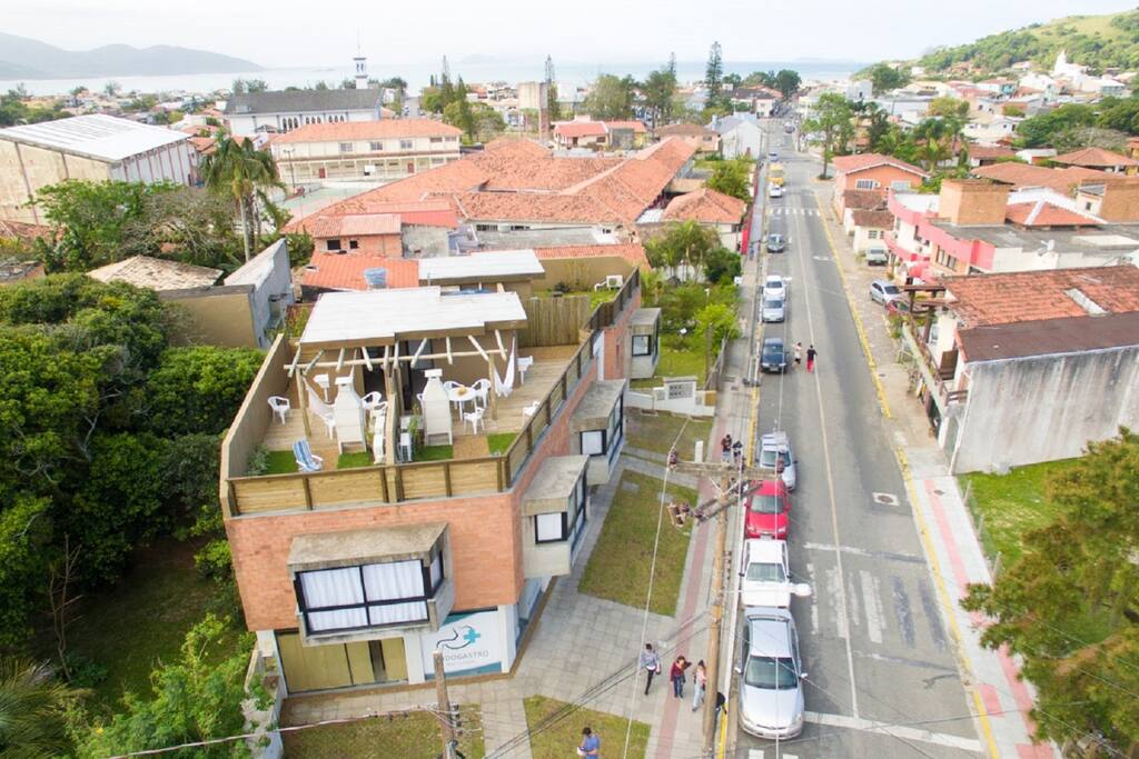 EDIFICIO PARCEL DA GAROPABA E ENTORNO