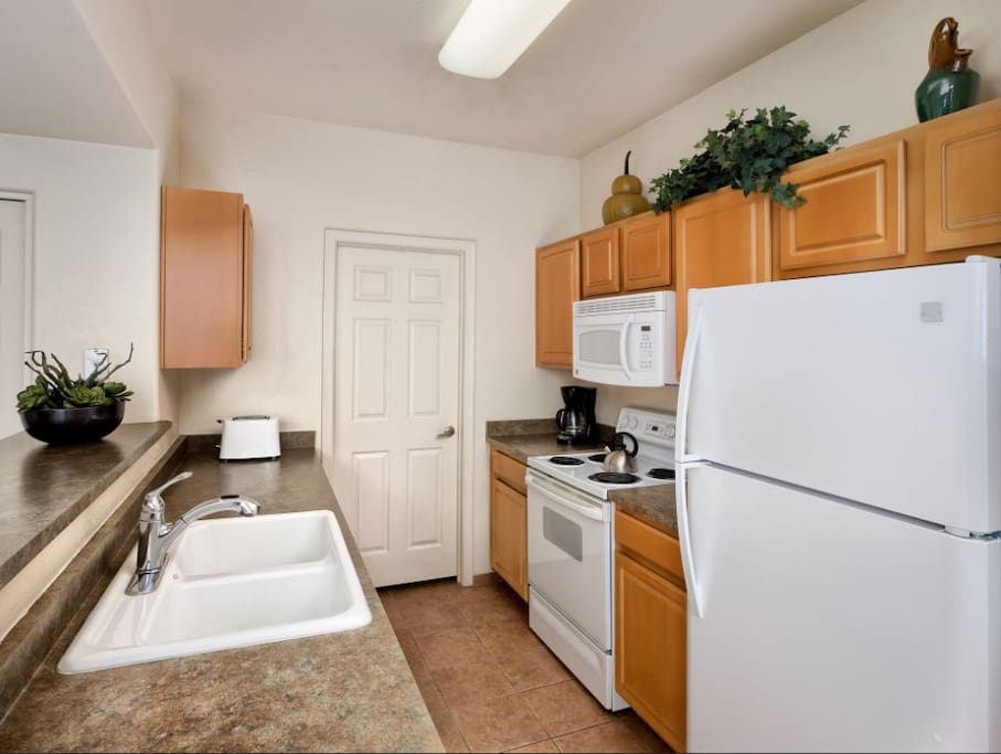 This picture does not show the specific unit being rented. The unit rented will be based on which units are available upon check-in. These pictures are meant to show the property and an example of the room style and décor.