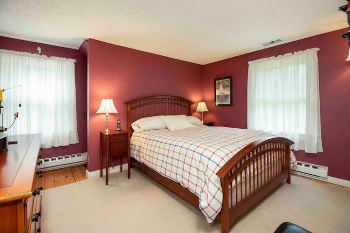 მე-2 საძინებელი 152×203 სმ საწოლით