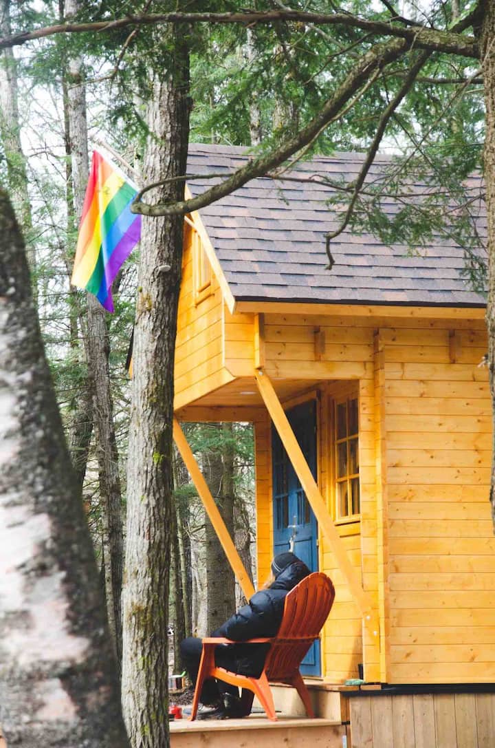 Elm 8 Cabin Haliburton Tiny Home, Glamping Tiny houses for Rent in