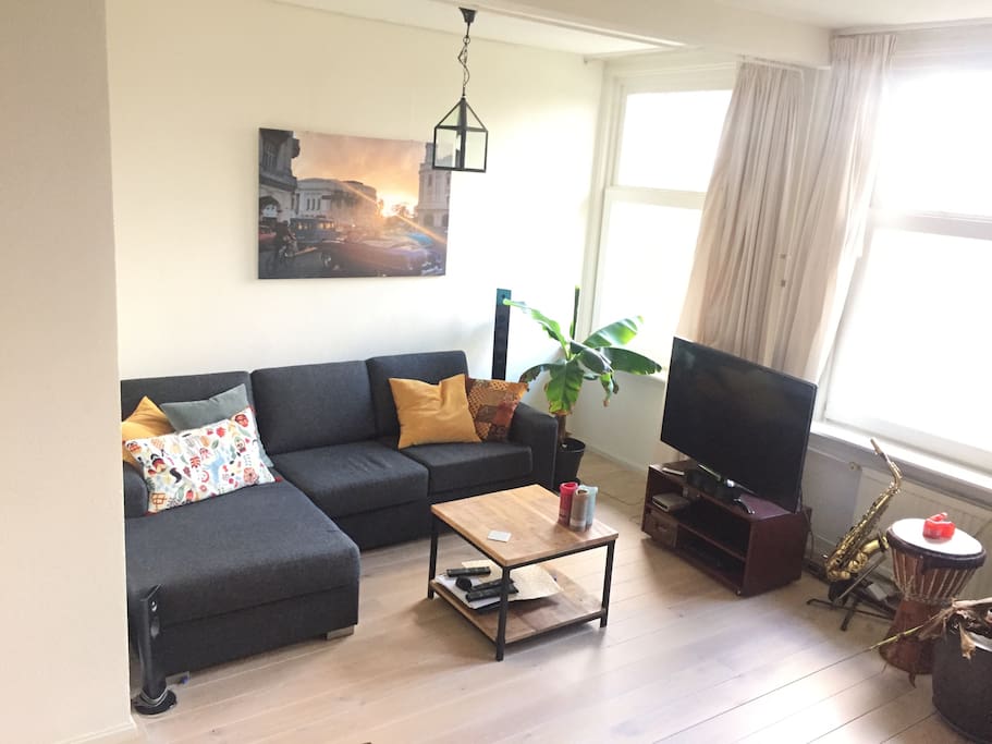 livingroom with my new chill sofa