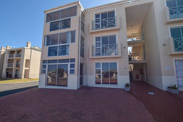 Big Bay Beach Home gallery image 5