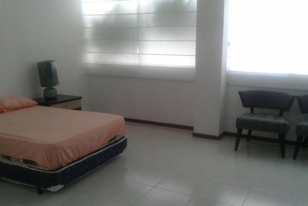 CUARTO PARA 6
FOTO 1