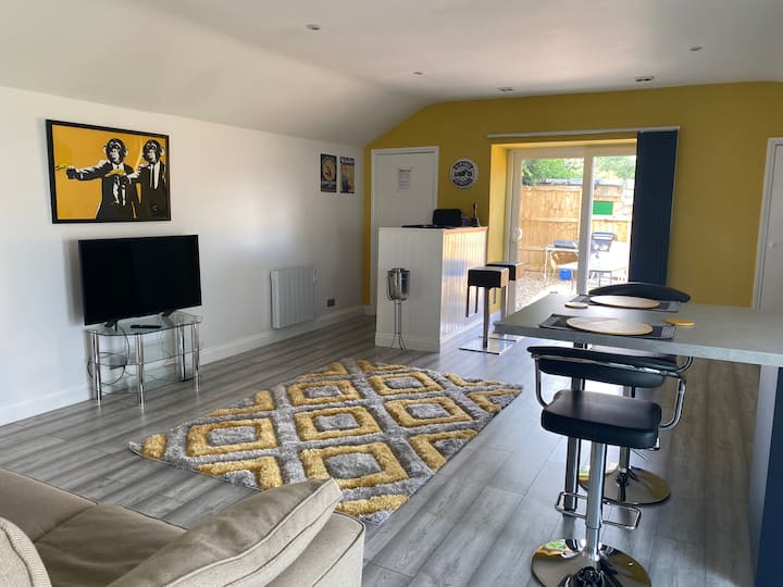Flat Conversion In Peaceful Setting - Thame