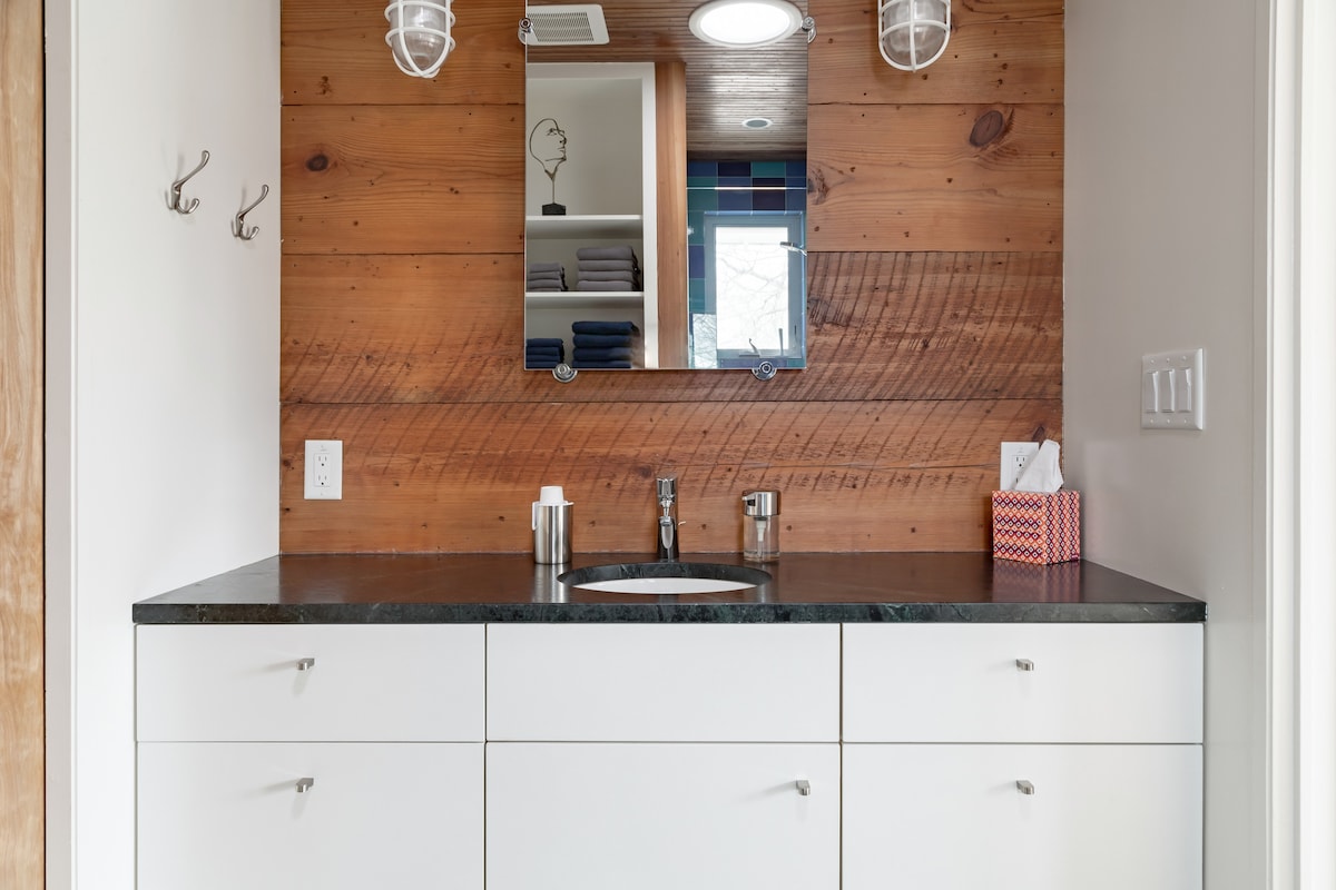 Stylish Alley Flat in Highly Walkable Central East Austin