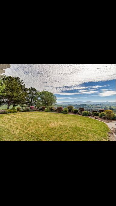 California ranch house with breath taking views.