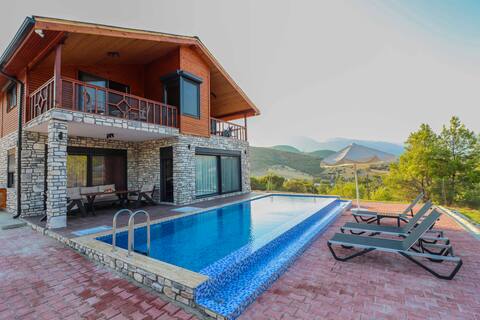 Jakuzili, özel havuzlu villa