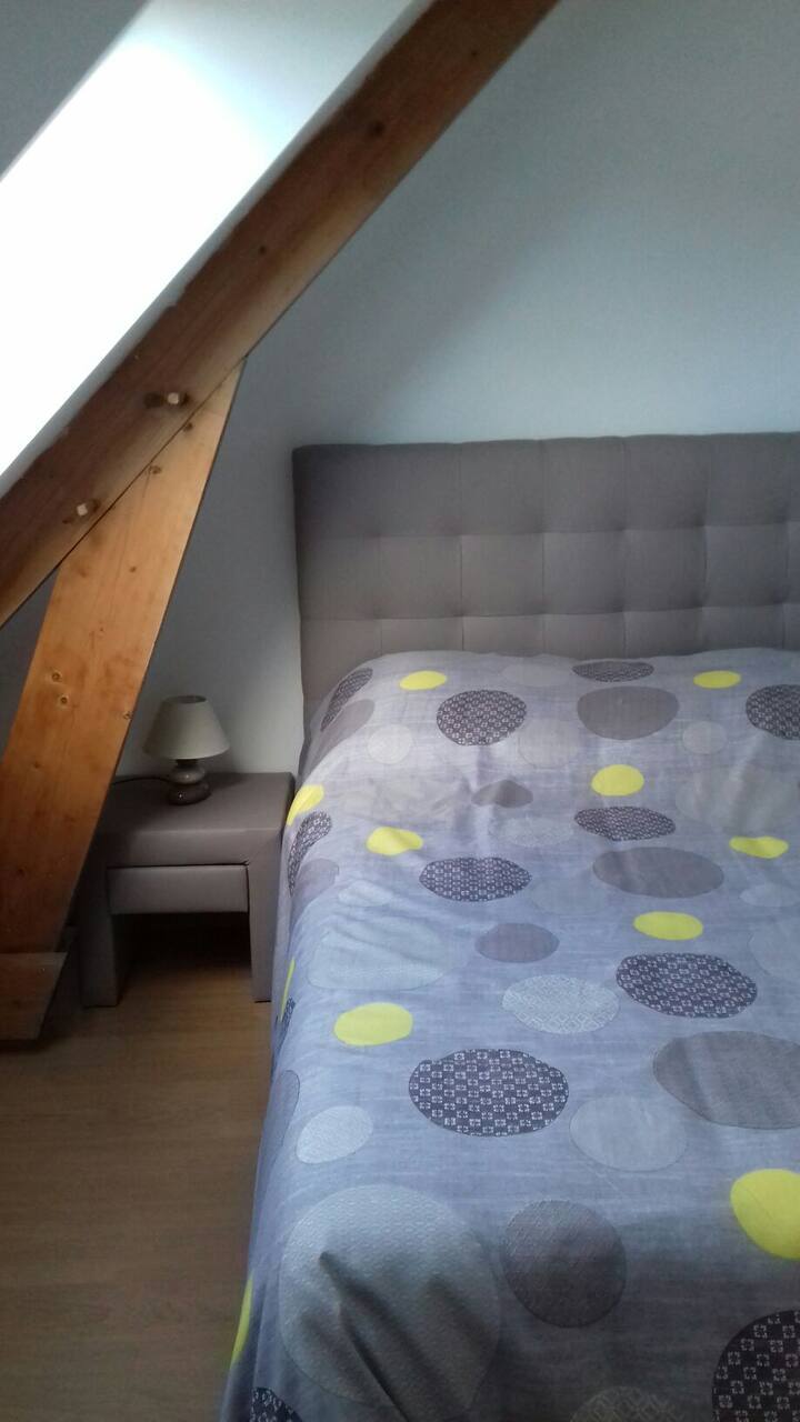 חדר שינה  2  עם מיטה מתקפלת 