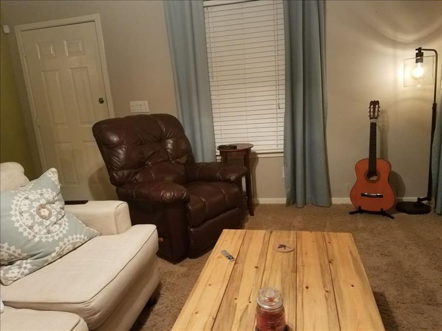 Clean space to relax, Charleston Vacation Rental
