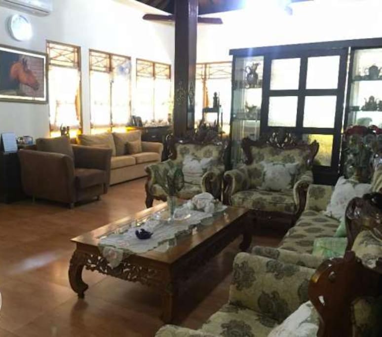 Interior (Living room)