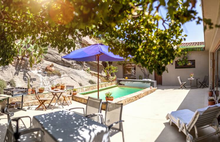 Charming House with Pool and Sea view gallery image 2