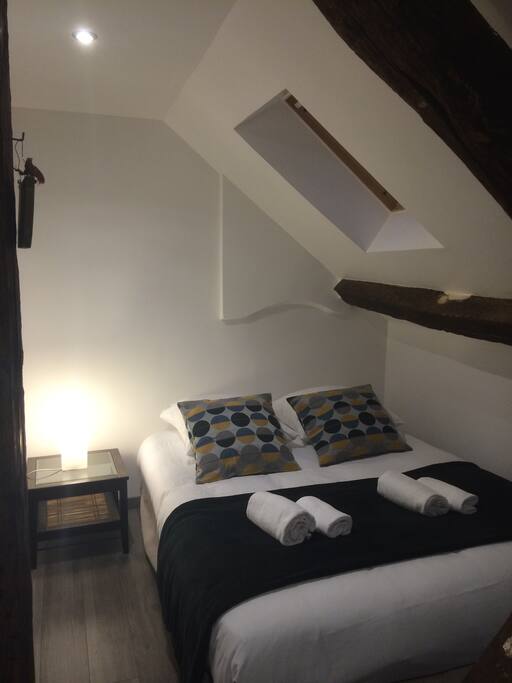 Chambre 3: chambre cosy avec lit en 140