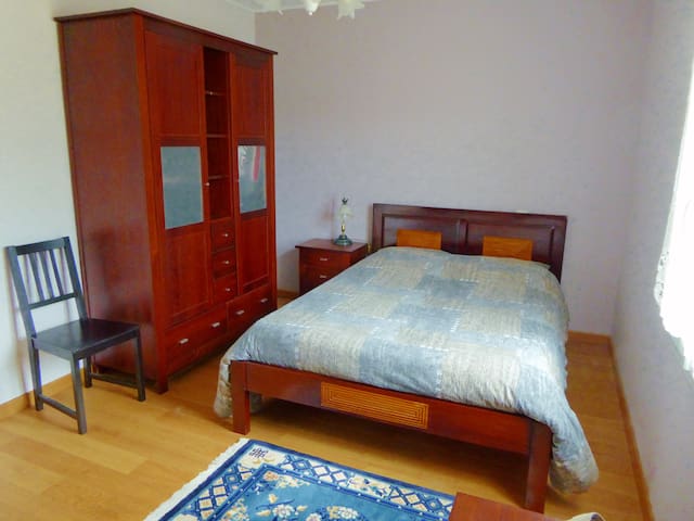 chambre dans une  maison en pleine nature