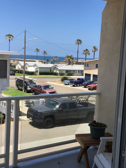 It’s close to the beach, walking distance to town, to the Oceanside Transportation Center (bus and train) and to many restaurants and even a market (Wisconsin Market). You can stay out of your car as long as you want.