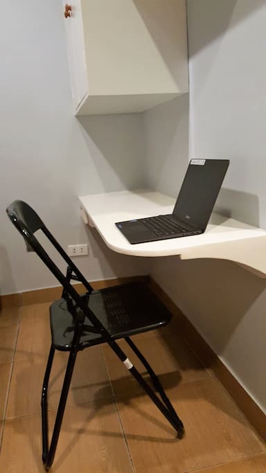 Work desk for finishing those little things left at work