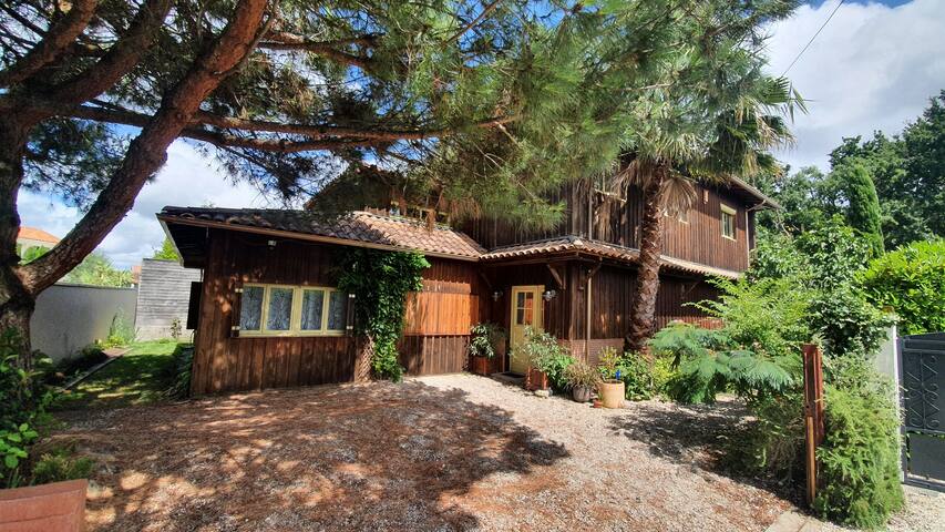 Charming and spacious wooden house, with golf view gallery image 5