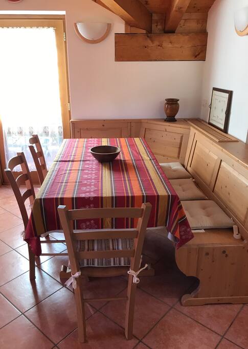 Panca in legno del soggiorno
