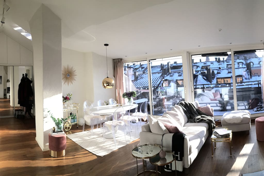An incredible apartment with lots of light and with an incredible view.