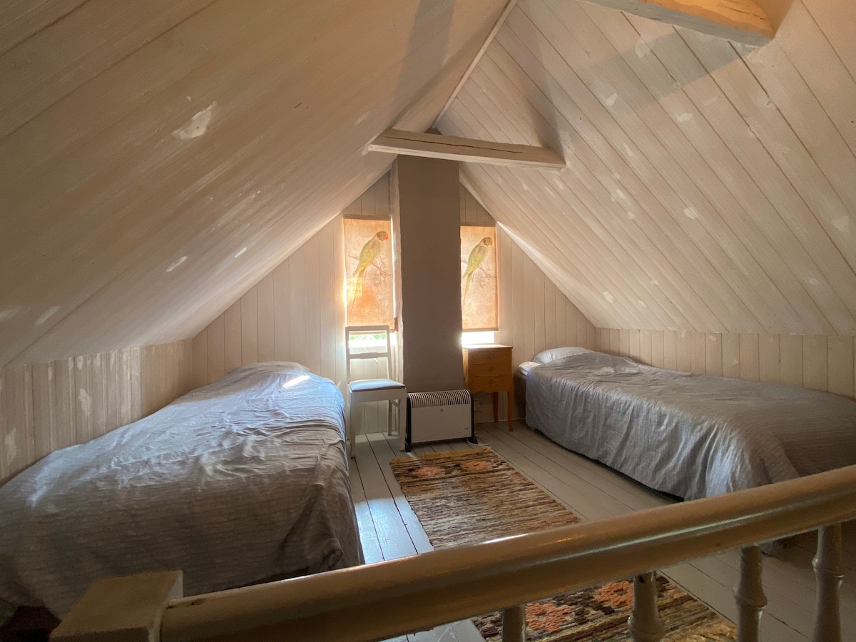 Papafingo me 4 krevate 