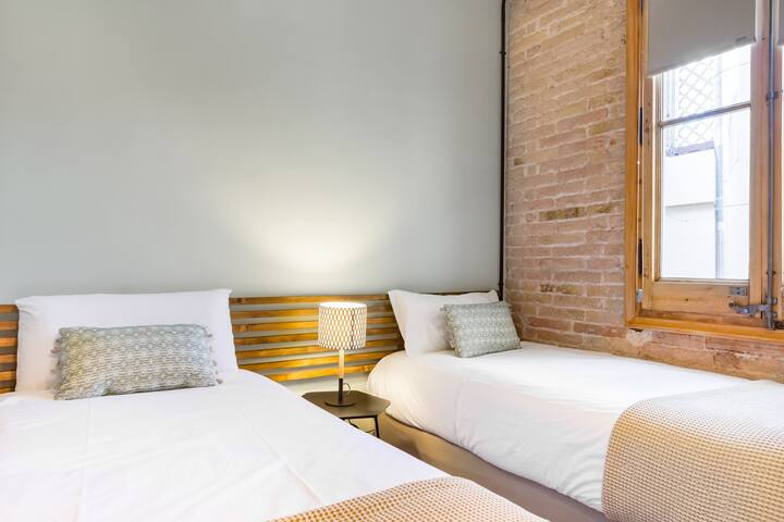 Penthouse with Terrace near Paseo de Gracia gallery image 4