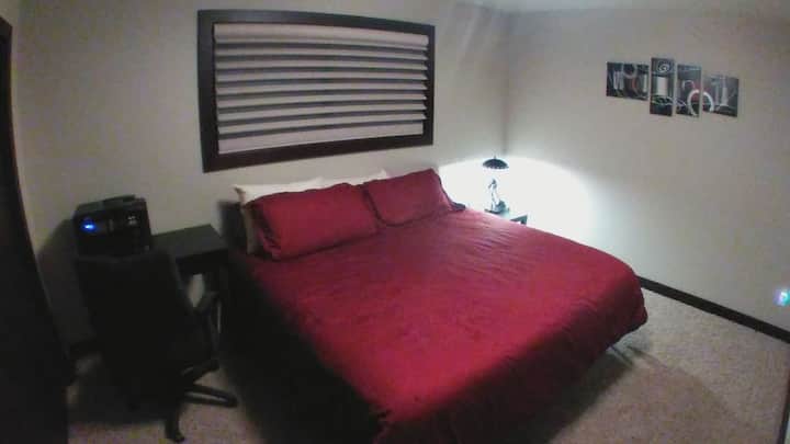 The 'Office' room with King bed and desk with Epson color MFP