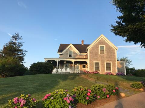 Windrose walk to town, Mon-Mon Jul & Aug, Weekends