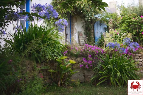 "Au Cri du Crab", the two terraced houses.