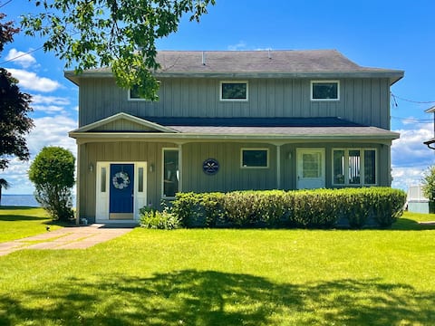 Top performing Airbnb: Waterfront Sunsets, Bonfire Pit, Swimming in Sylvan Beach