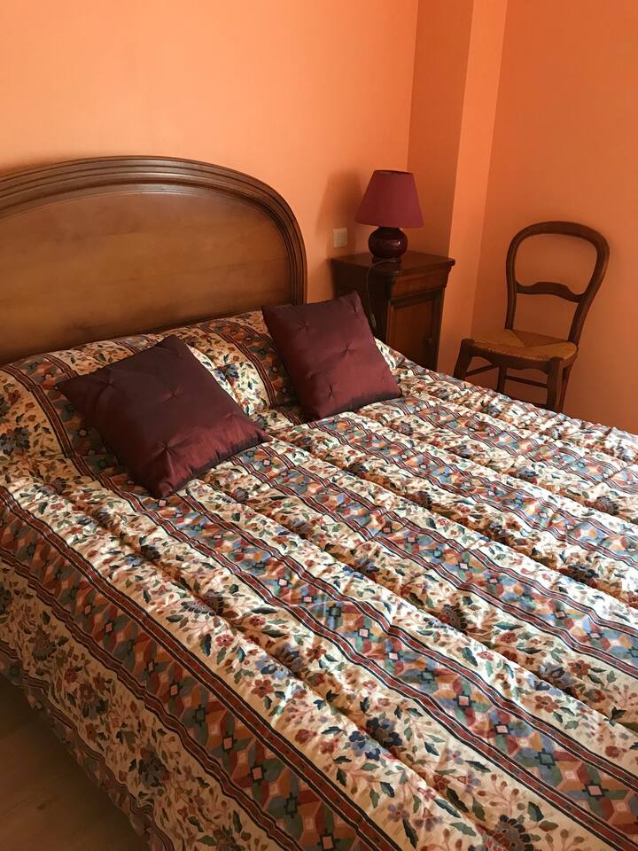 Dormitorio 2 con cuarto de baño y vestidor