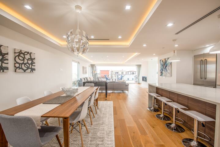 Newly built, PRIVATE beach house & dream getaway! gallery image 5