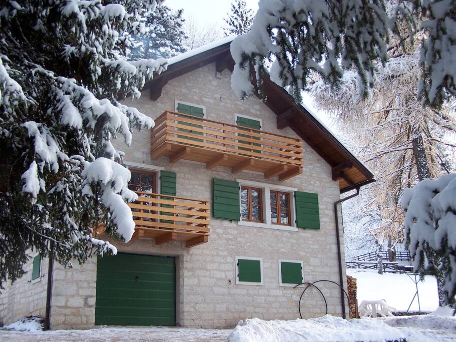 Villa Gentilini as you will first spot from Via Rosmini (road SP2)
