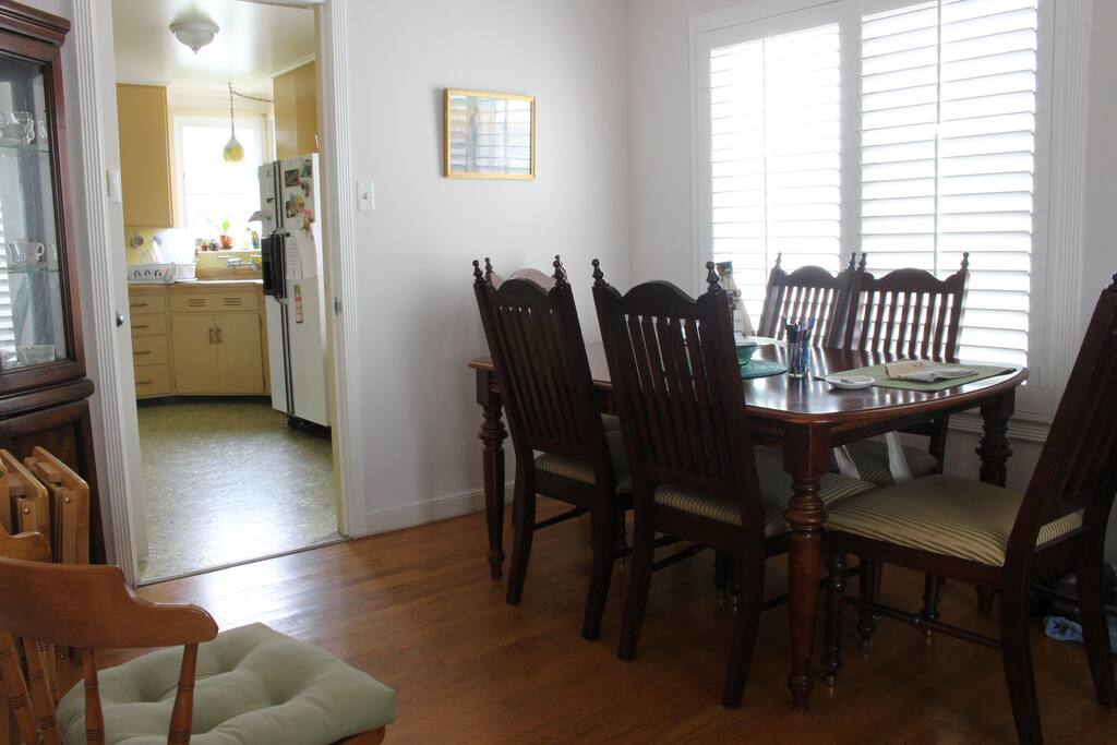 Dining room table