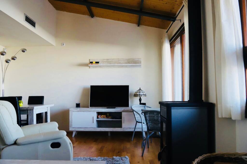 Disfruta de las vistas junto a la chimenea
