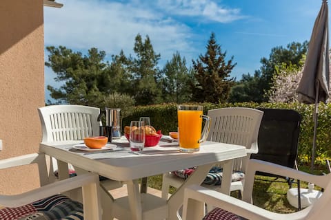 Punta E Premantura with garden