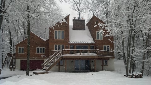N Michigan 5/4.5 Ski & Golf Chalet