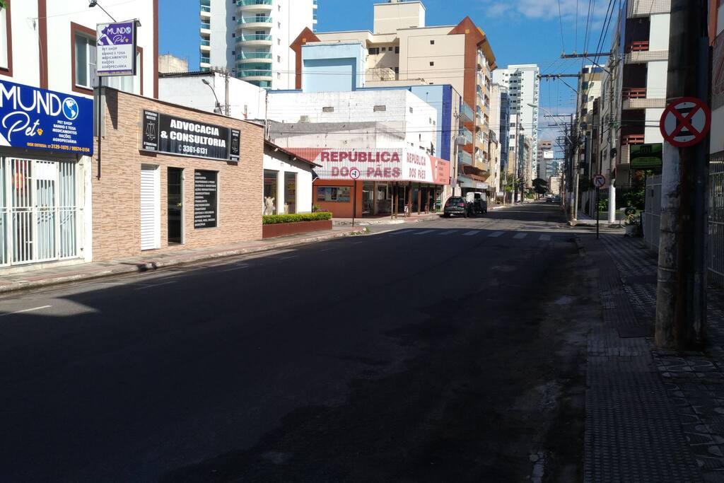 próximo de padaria, mercearia, restaurante.