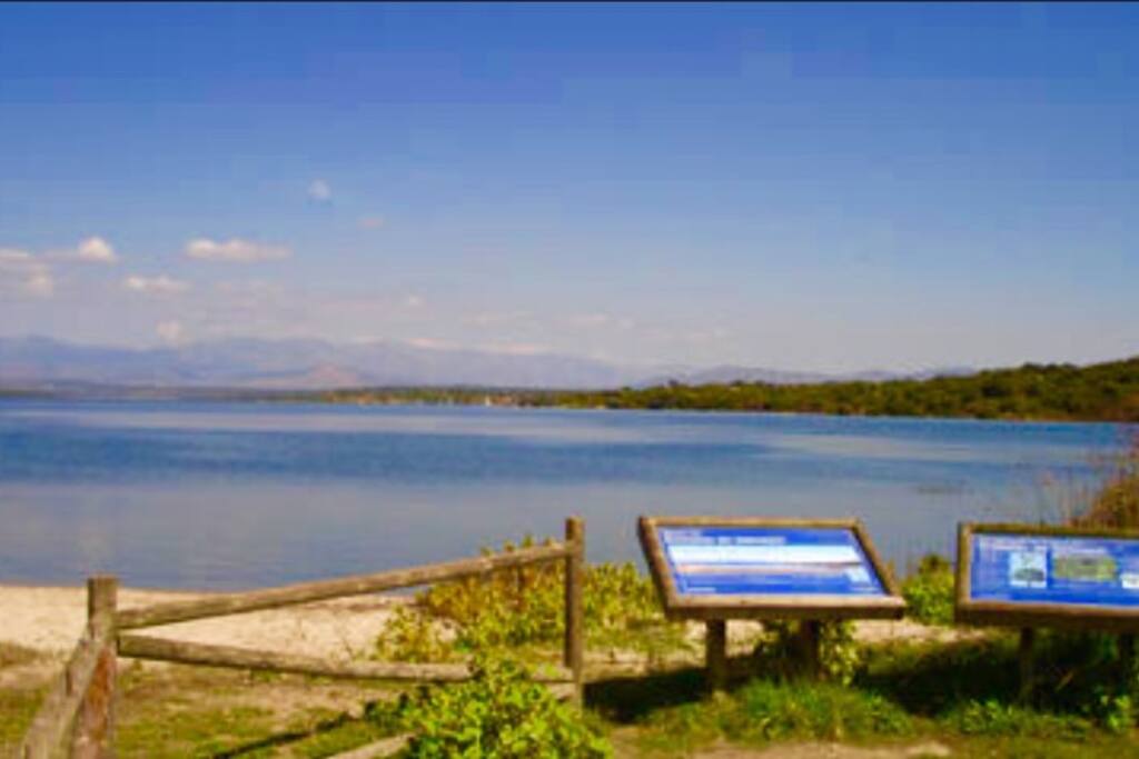 Embalse que hay en la población donde se practican deportes. Es un paraíso a visitar