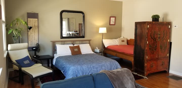 Private Carriage House Guest Suite in Old 4th Ward