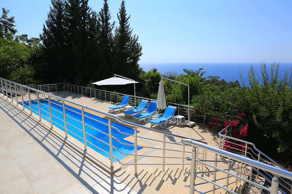 12 m pool