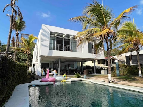 The Sunset | Beachfront Villa