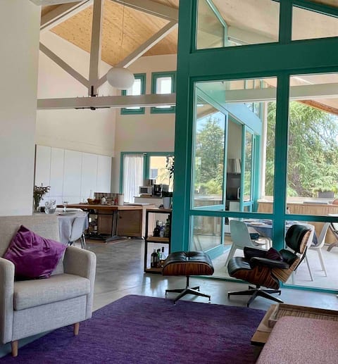 Independent duplex in manor villa