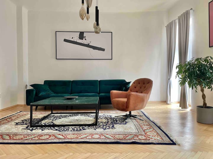 Premium Living Old Town Sarajevo 1000sq/ft-93m2
