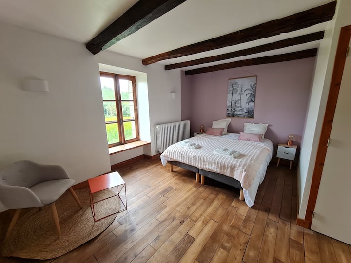 Spavaća soba 4 (glavni apartman s privatnom tuš-kabinom) s 1 bračnim krevetom 160x200