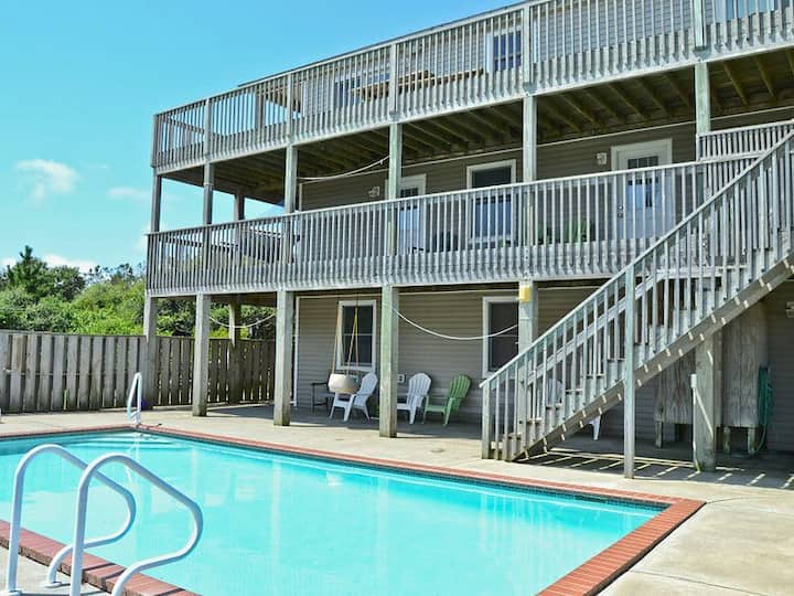Beach Bum Inn - 7 Br, Pool, Ocean Views - Kill Devil Hills, NC