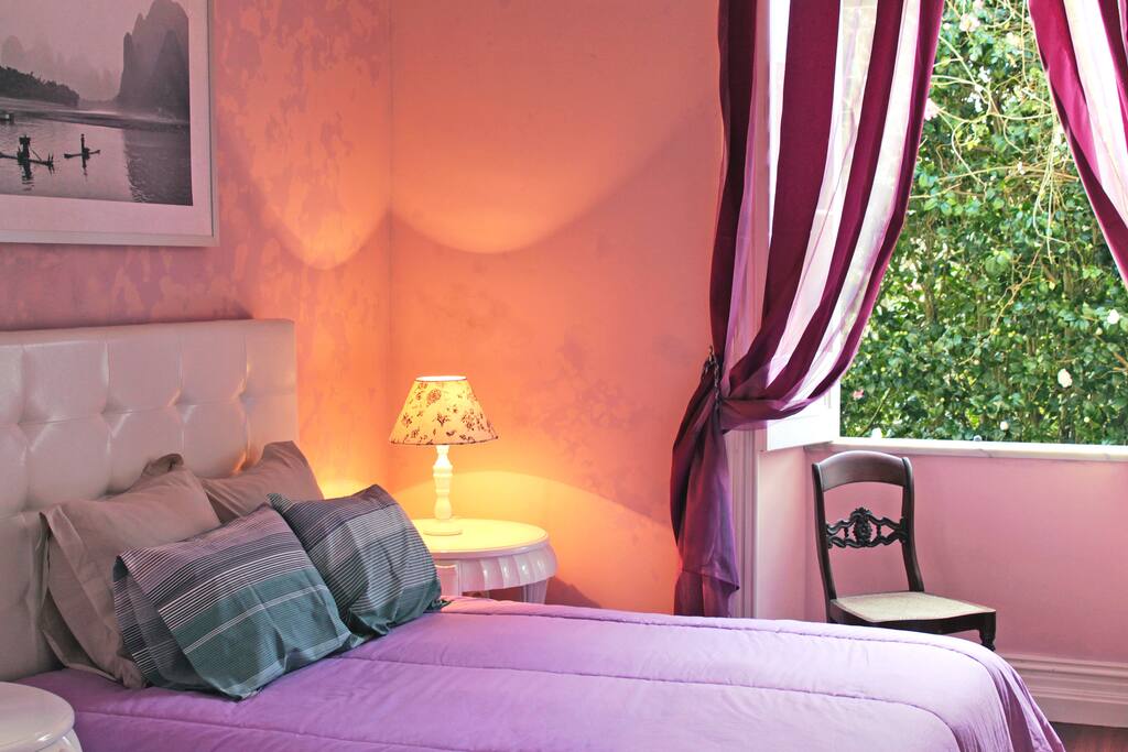 Room 1 - King Bed