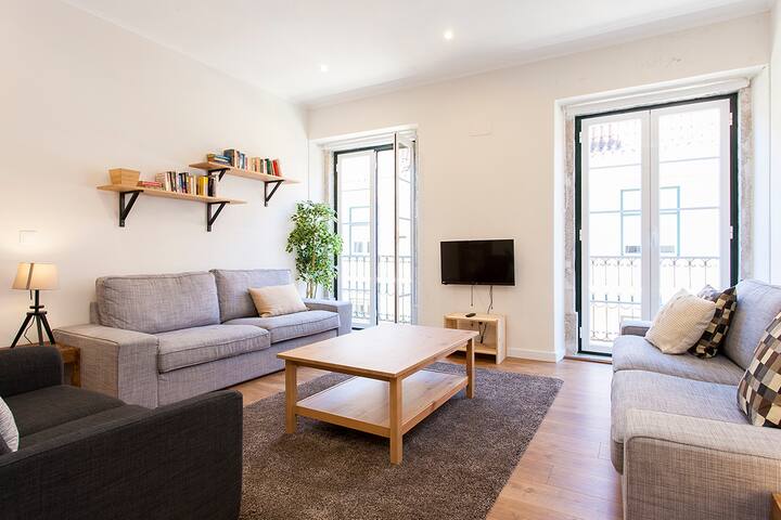 Central Downtown 4D up to 17guests by Central Hill gallery image 2